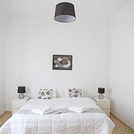 Renata Room By The Sea Near Airport Ártemida Kültér fotó