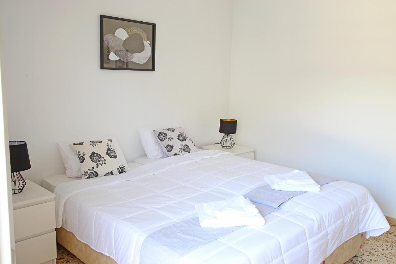 Renata Room By The Sea Near Airport Ártemida Kültér fotó